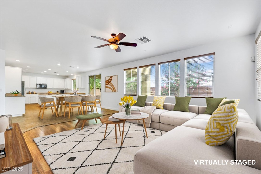 North Las Vegas, Nevada 89031, United States, 5 Bedrooms Bedrooms, ,4 BathroomsBathrooms,Residential,Pending,212137