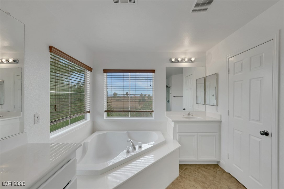 North Las Vegas, Nevada 89031, United States, 5 Bedrooms Bedrooms, ,4 BathroomsBathrooms,Residential,Pending,212137