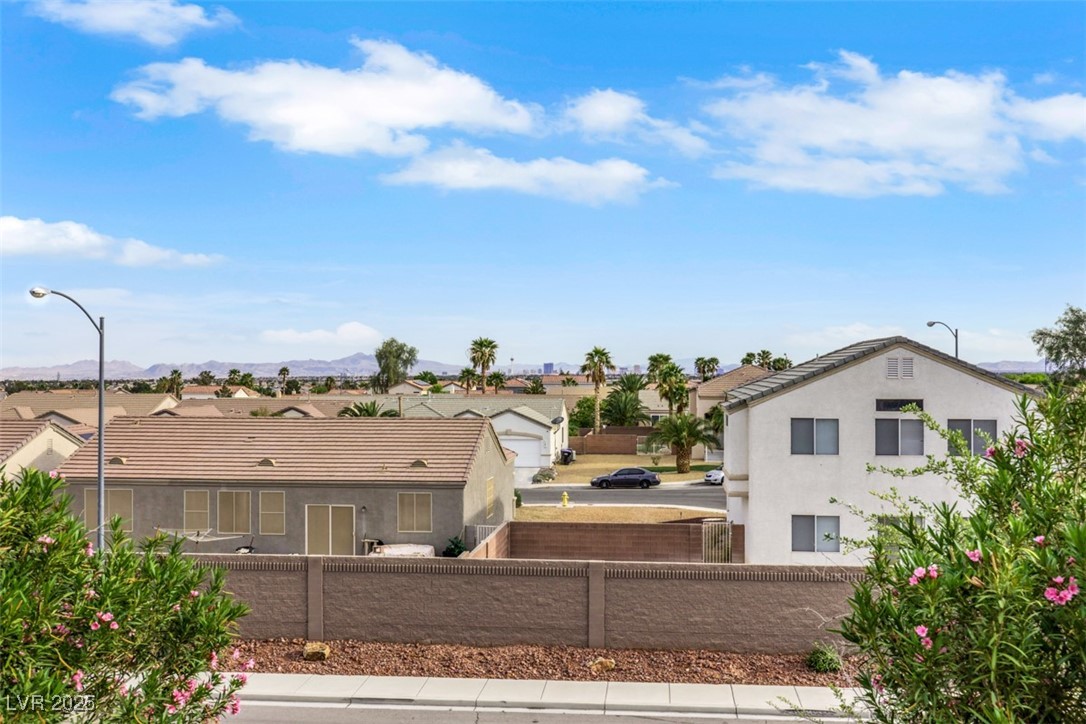 North Las Vegas, Nevada 89031, United States, 5 Bedrooms Bedrooms, ,4 BathroomsBathrooms,Residential,Pending,212137