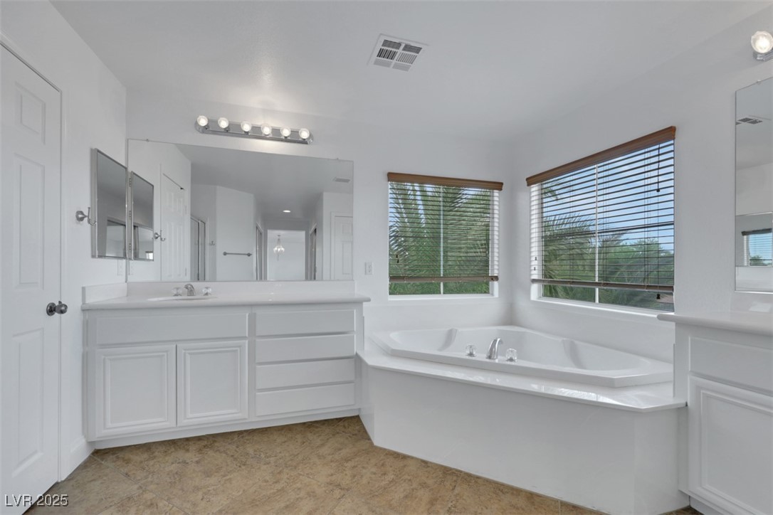 North Las Vegas, Nevada 89031, United States, 5 Bedrooms Bedrooms, ,4 BathroomsBathrooms,Residential,Pending,212137