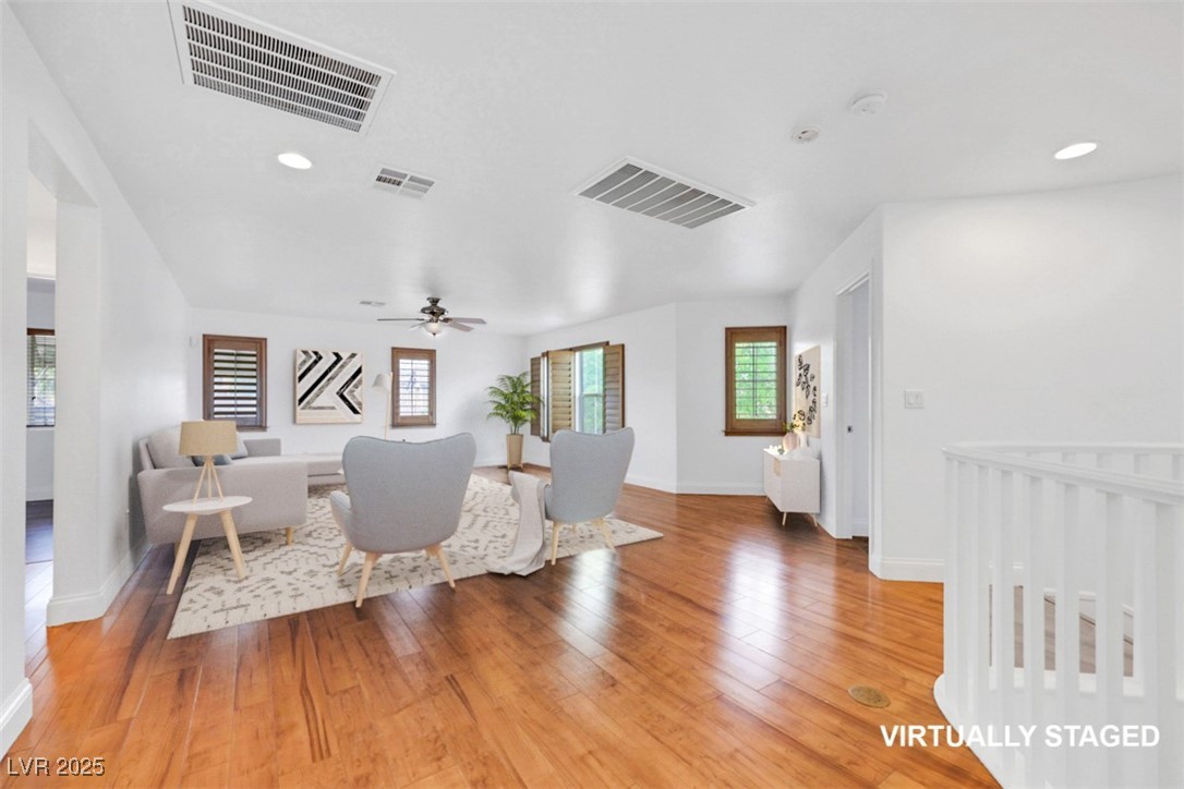 North Las Vegas, Nevada 89031, United States, 5 Bedrooms Bedrooms, ,4 BathroomsBathrooms,Residential,Pending,212137