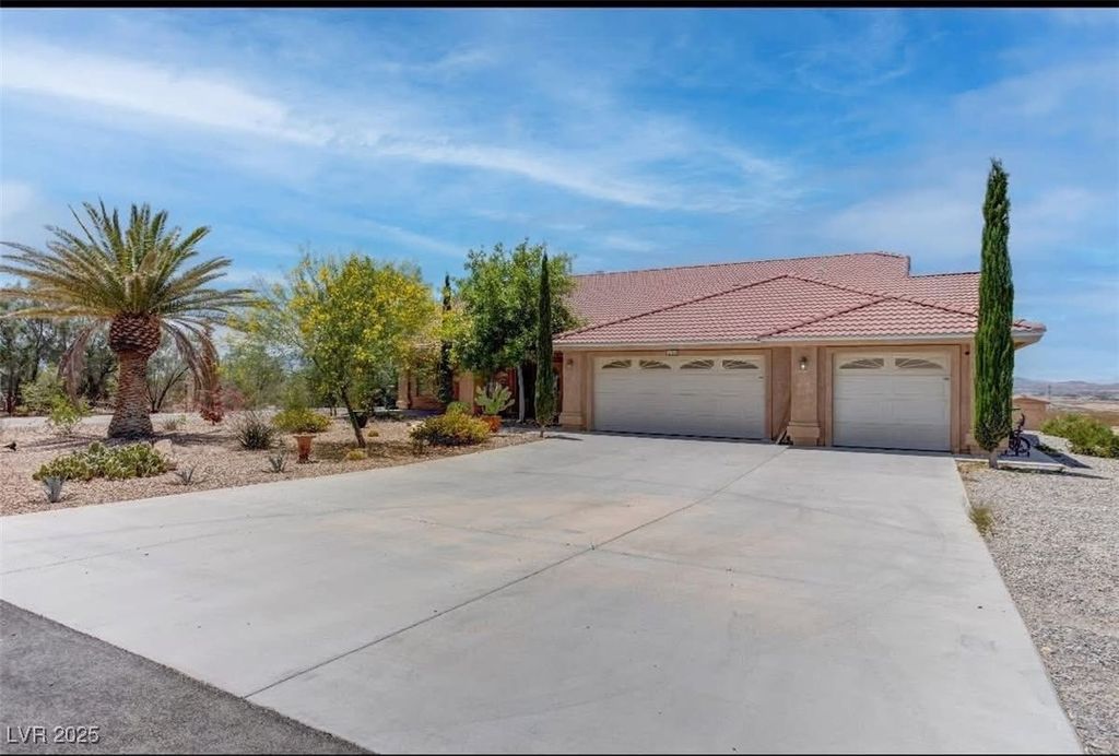 Photo of 2780 Avenue Of The Stars, Pahrump, NV 89060 (MLS # 2737485)
