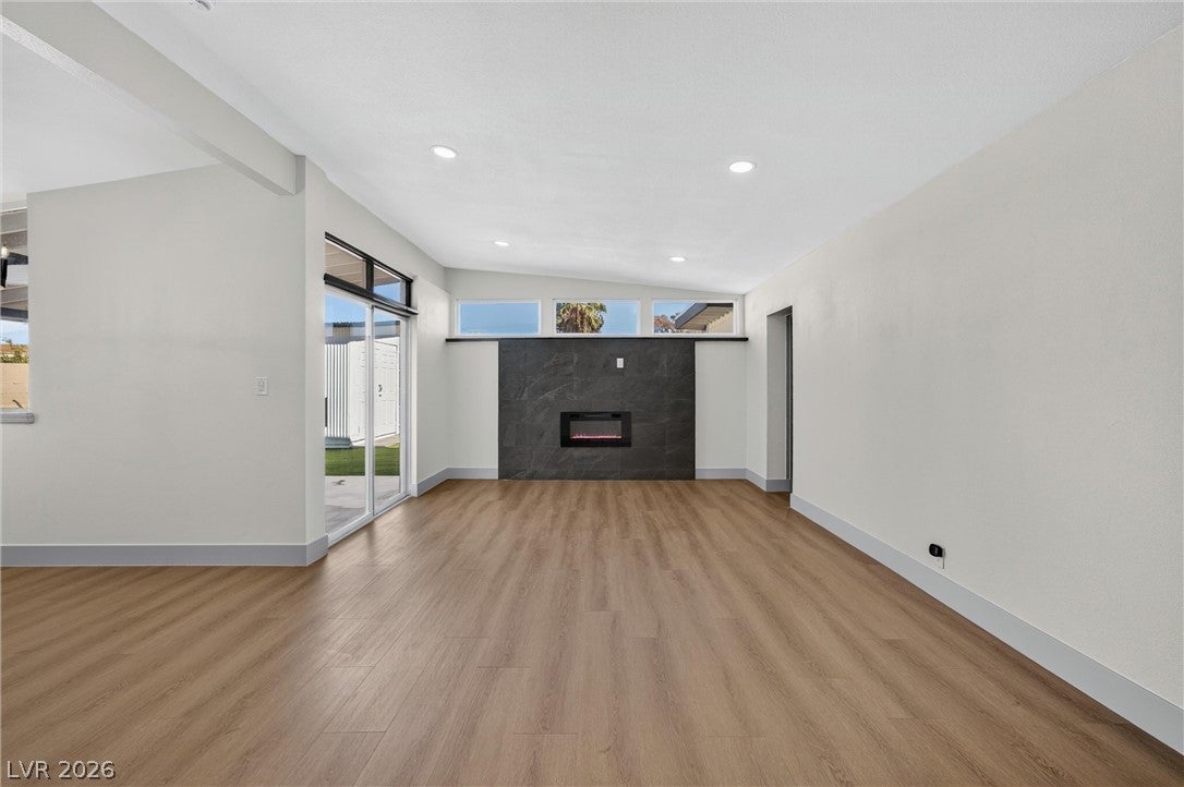 2806 Perliter Avenue