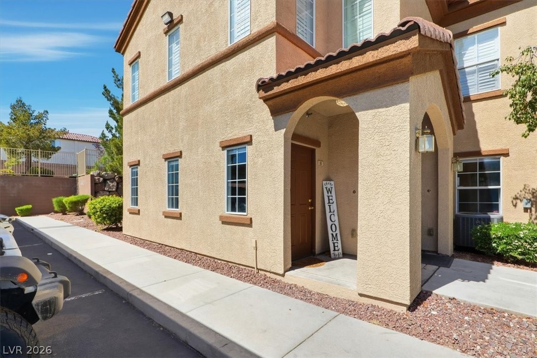 3915 Legend Hills Street 101