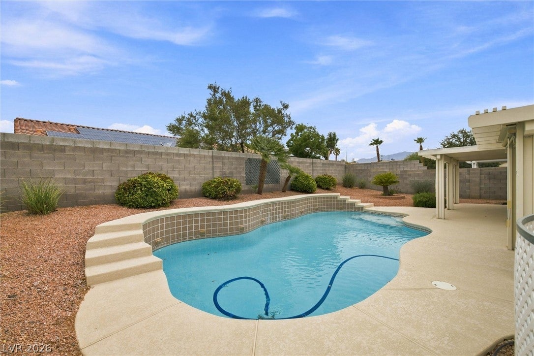 5329 Strawberry Tree Street