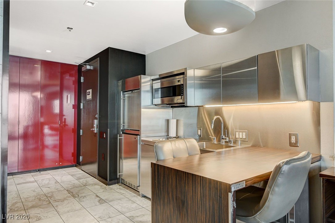 4381 W Flamingo Road 5103