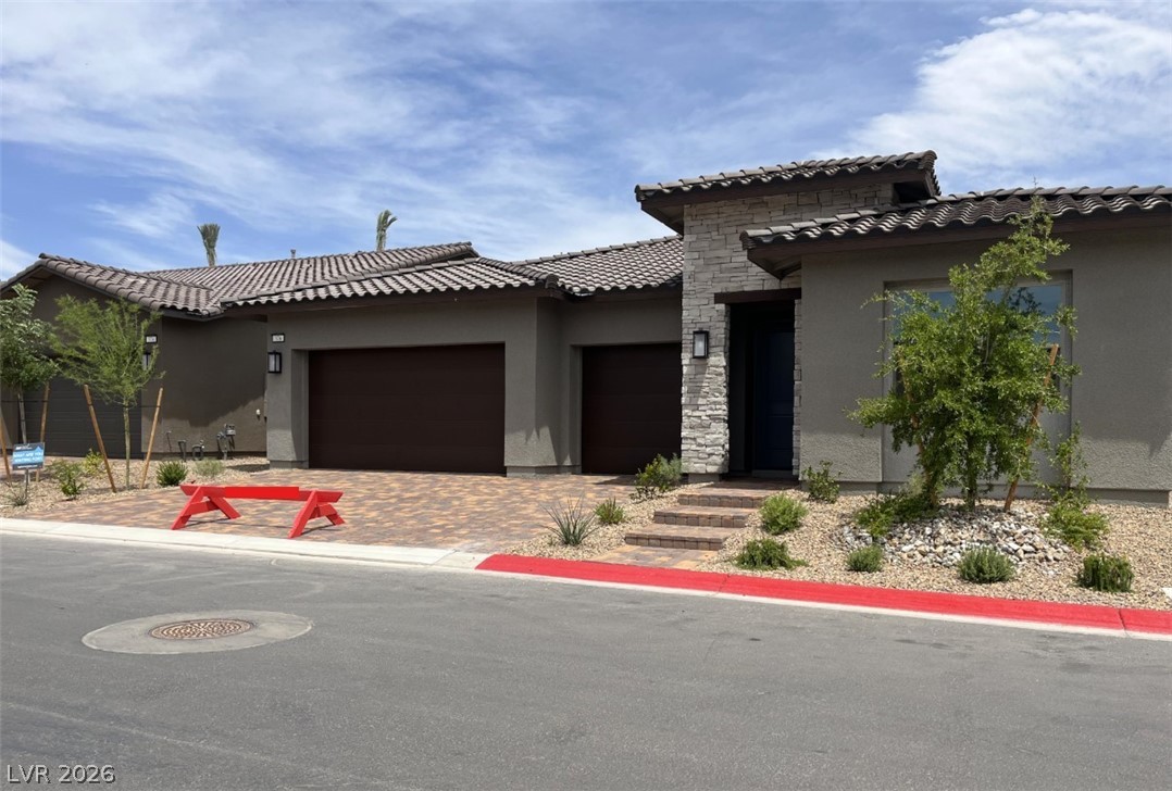 376 Tigullio Avenue