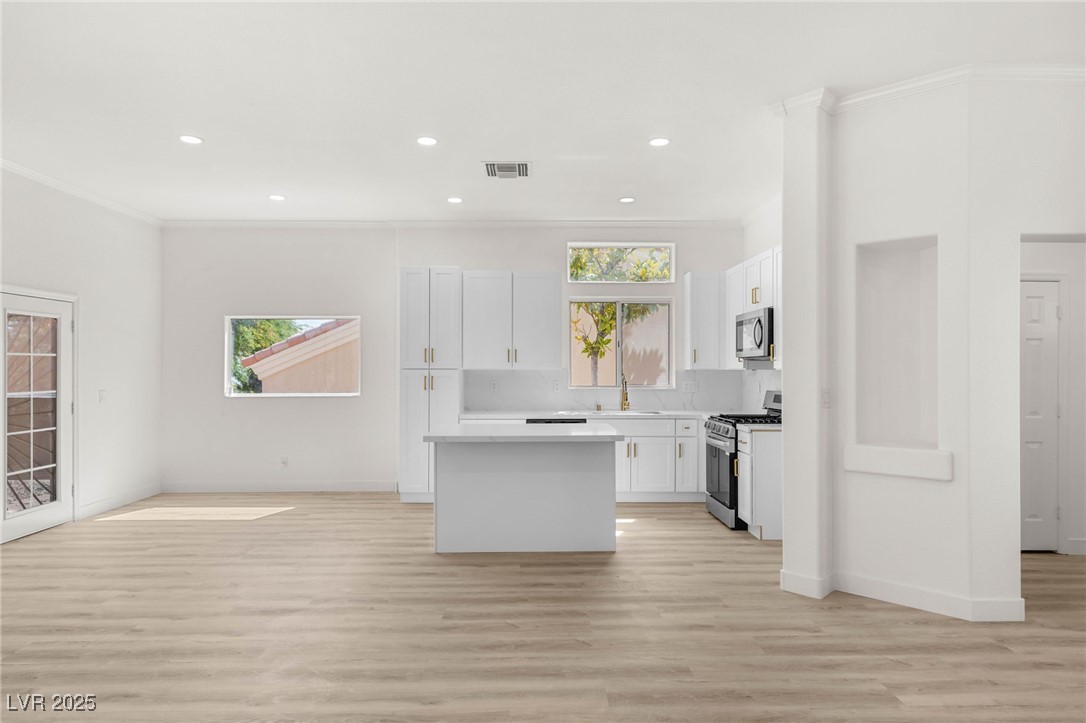 Las Vegas, Nevada 89134, United States, 2 Bedrooms Bedrooms, ,2 BathroomsBathrooms,Residential,Active,192015