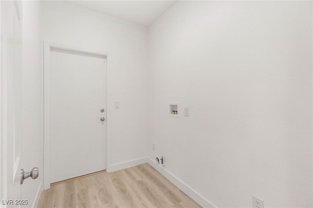 Las Vegas, Nevada 89134, United States, 2 Bedrooms Bedrooms, ,2 BathroomsBathrooms,Residential,Active,192015