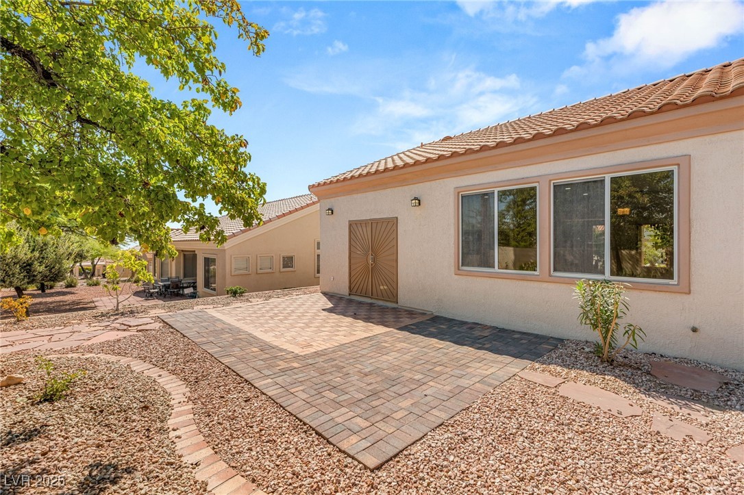 Las Vegas, Nevada 89134, United States, 2 Bedrooms Bedrooms, ,2 BathroomsBathrooms,Residential,Active,192015