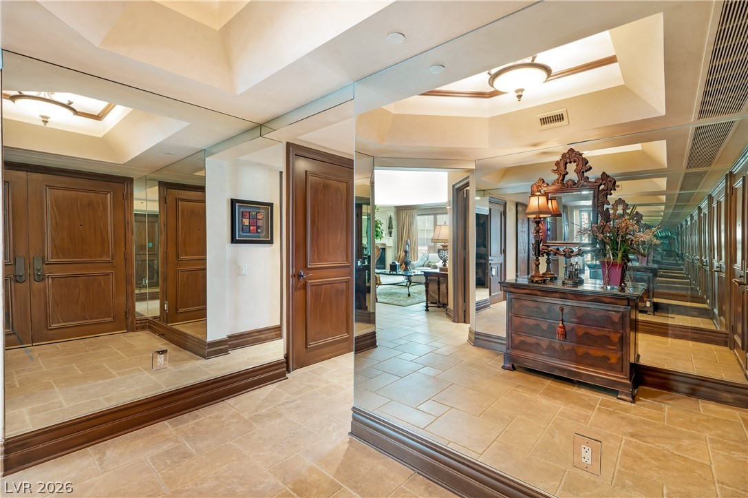 2747 Paradise Road 801