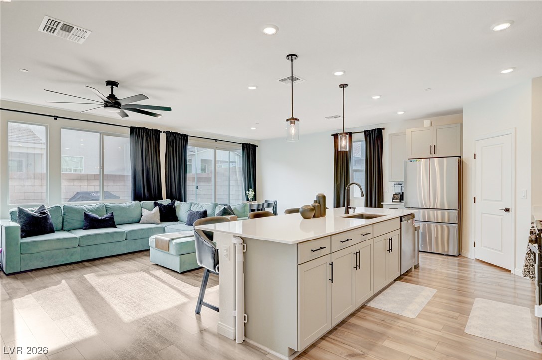 10207 Canyon Mantle Street