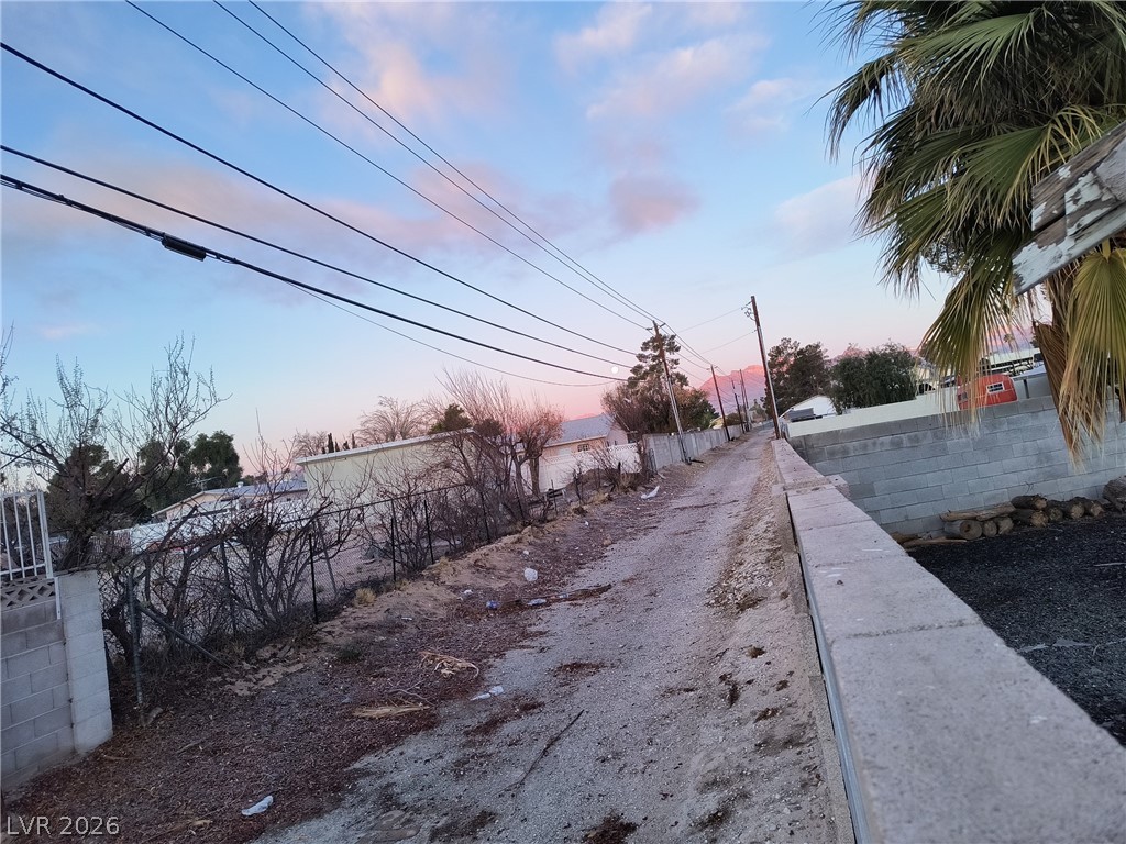 5805 Paseo Montana