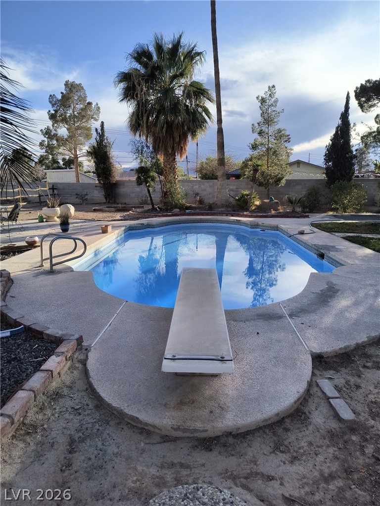 5805 Paseo Montana
