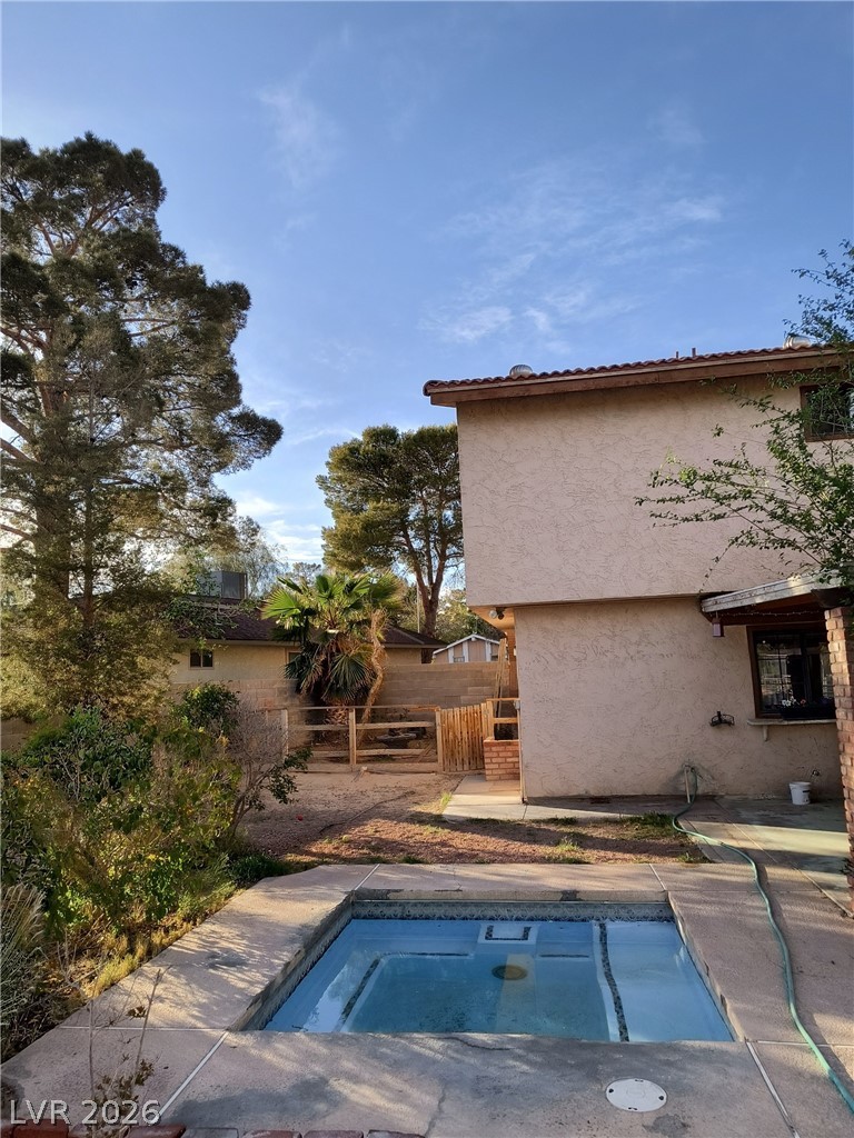 5805 Paseo Montana
