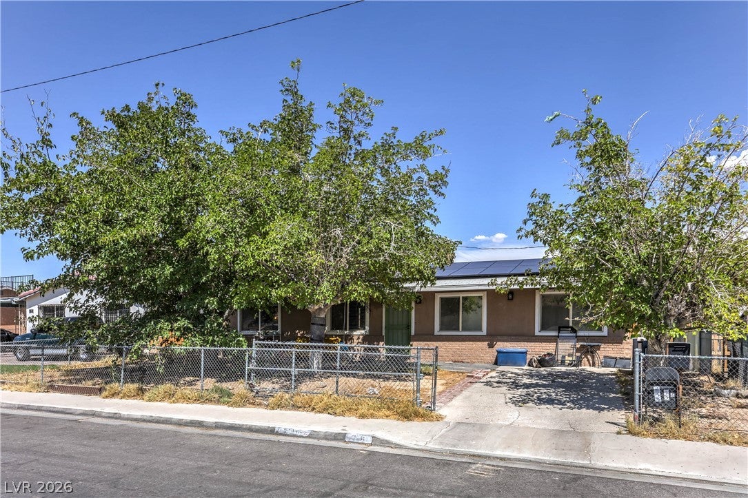 2116 W Travis Street