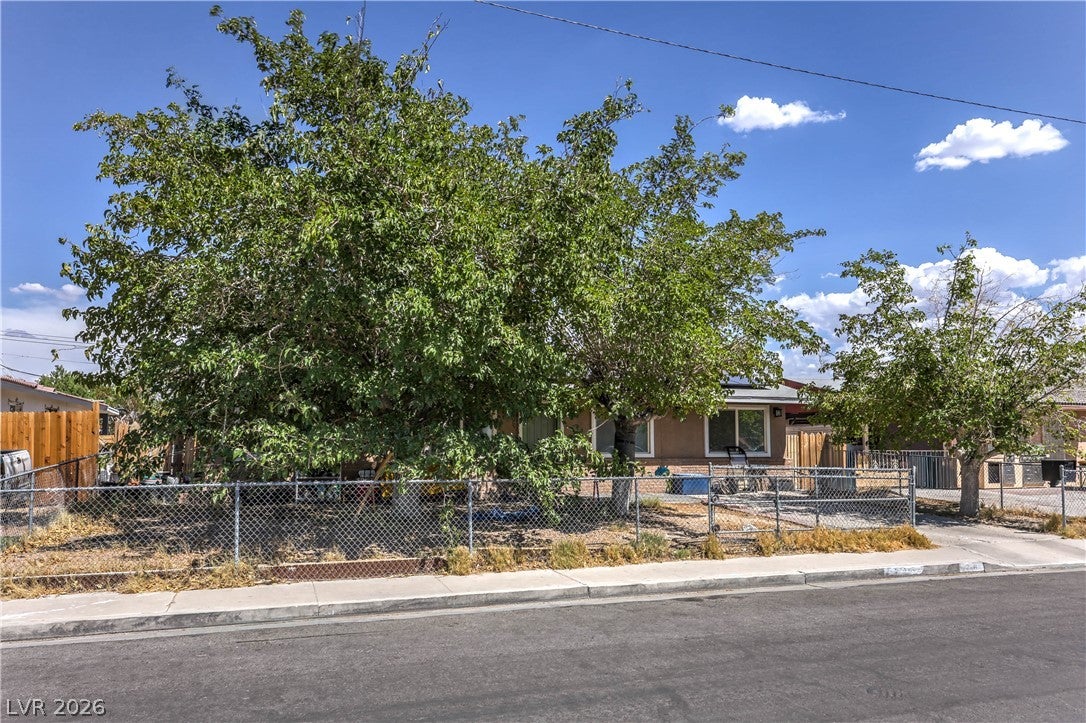 2116 W Travis Street