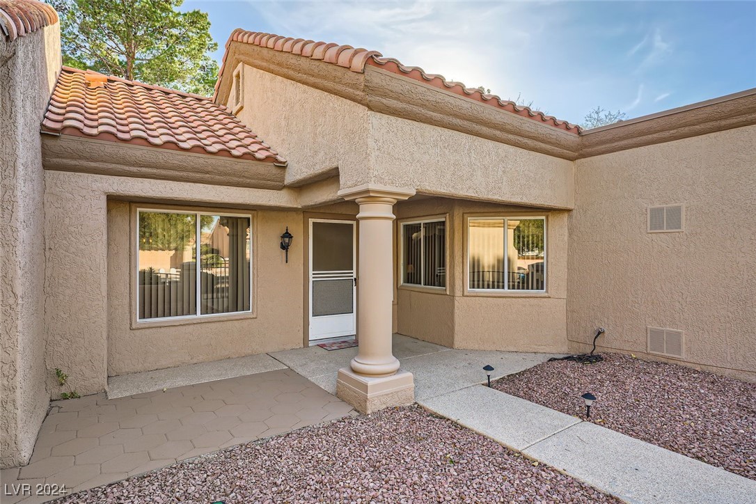 9545 Gold Bank Drive, Las Vegas, Nevada image 4