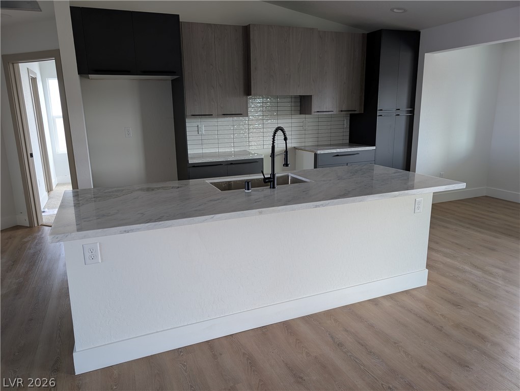 5681 Alderwood