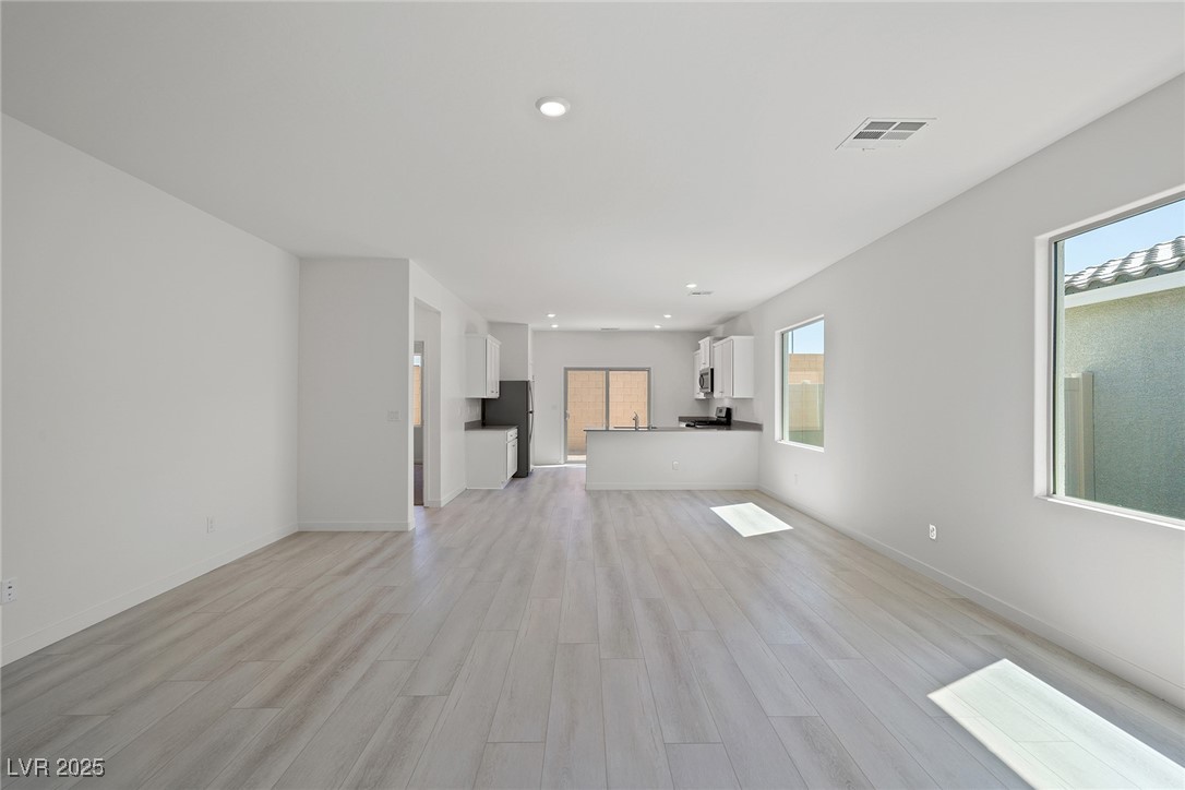 6761 Violet Cascade Avenue