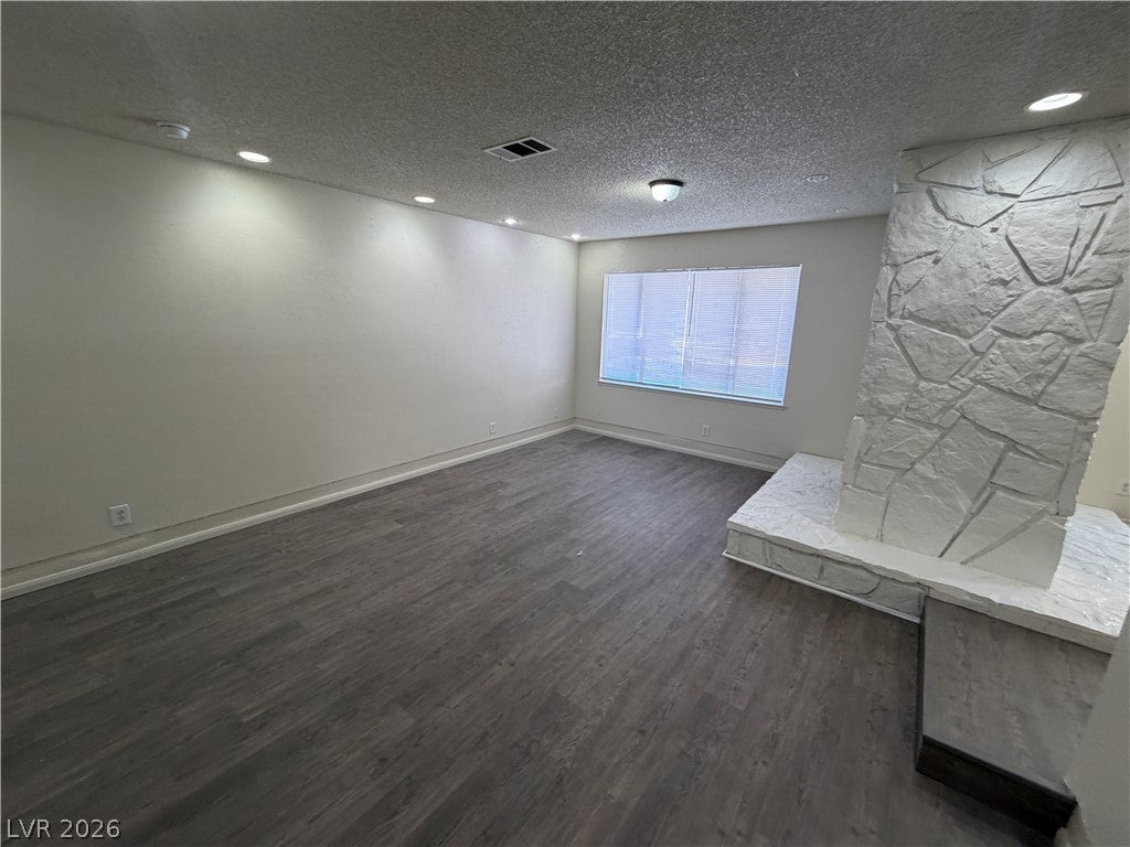 212 Bradshaw Way