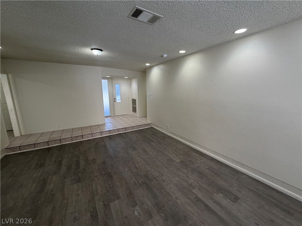 212 Bradshaw Way