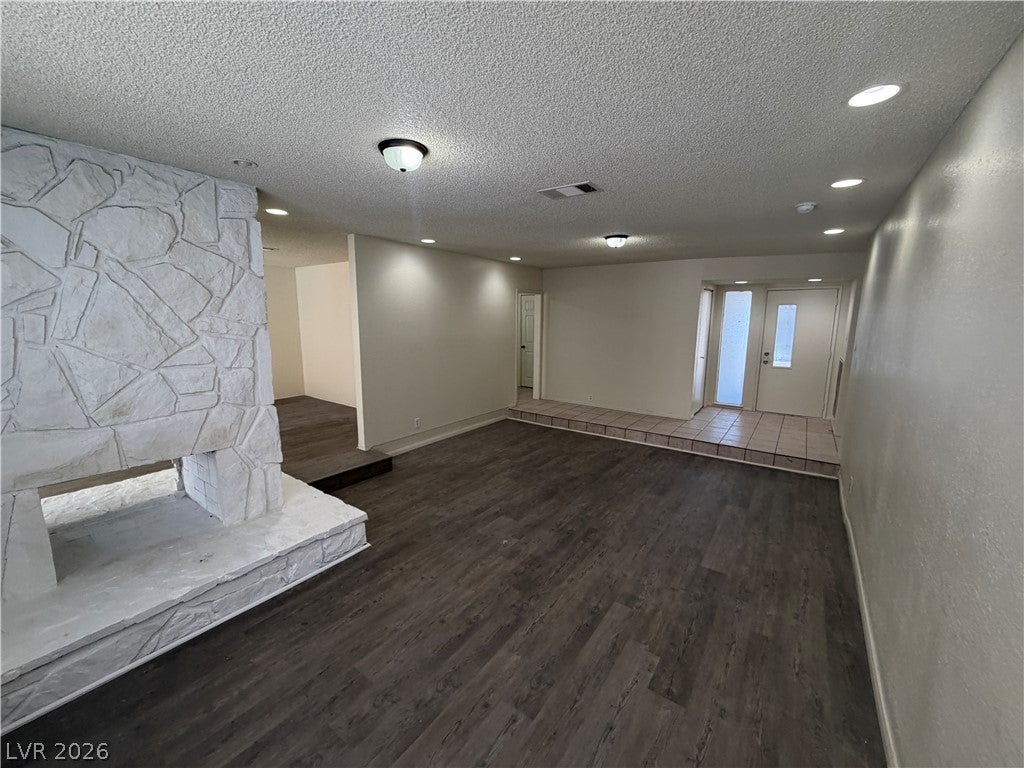 212 Bradshaw Way