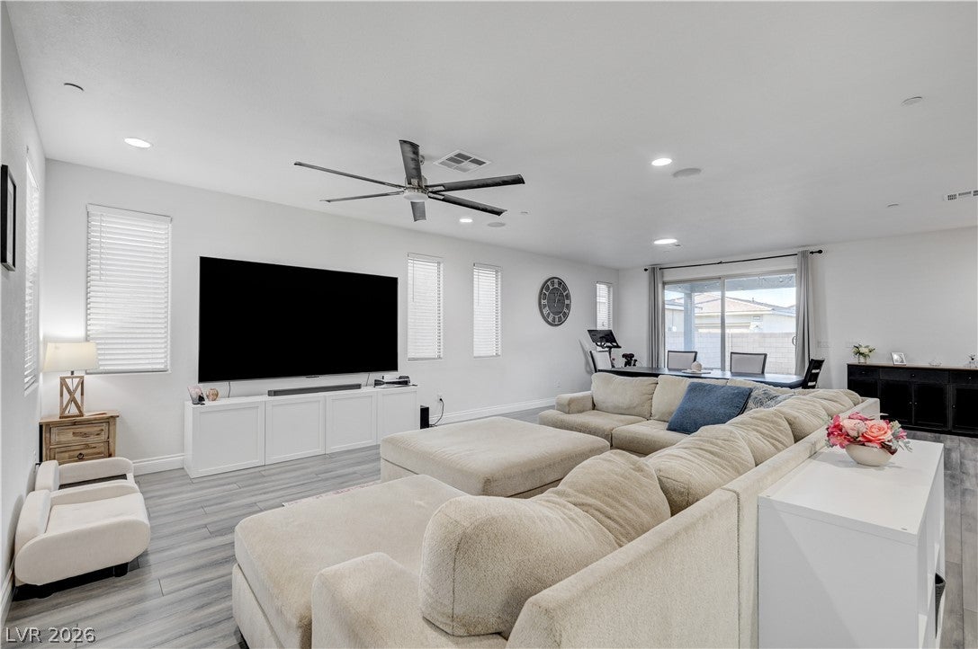 976 E Sunset Road
