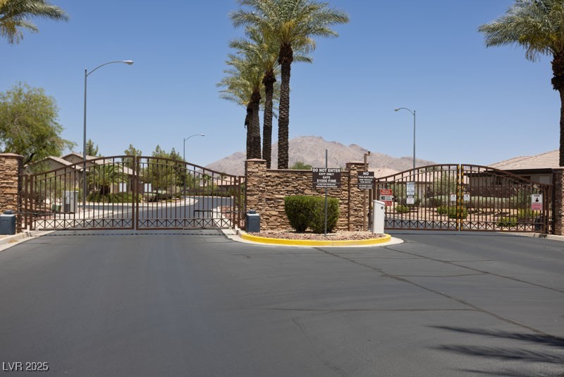 5935 Saddle Horse Avenue