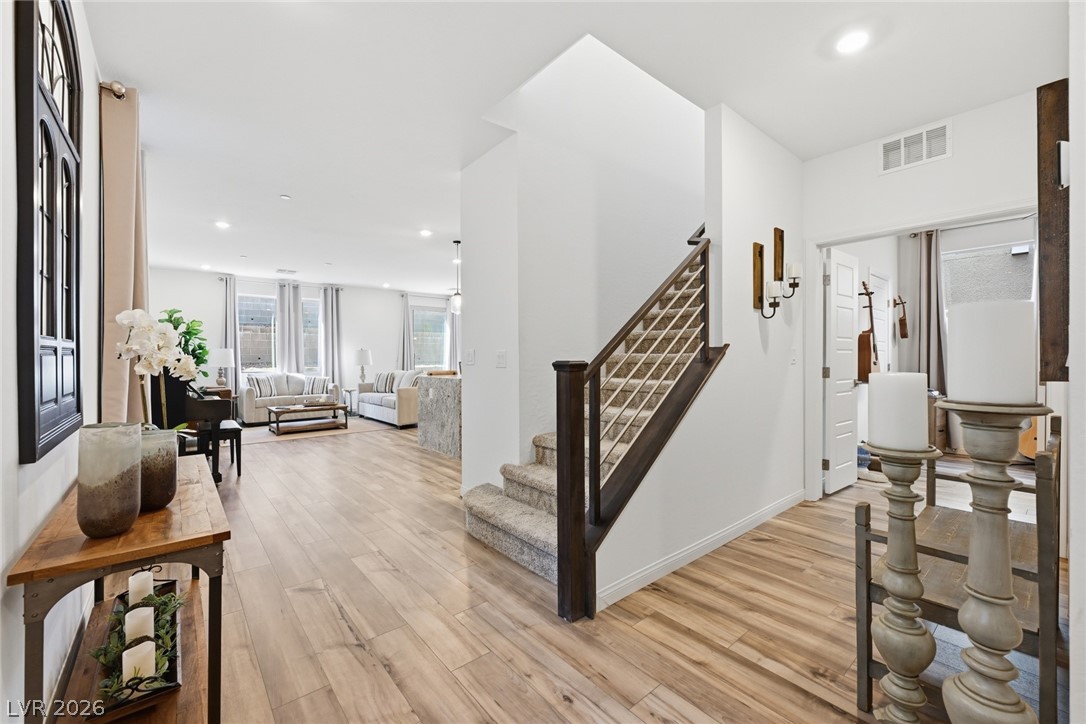 1589 Crowned Eagle Street