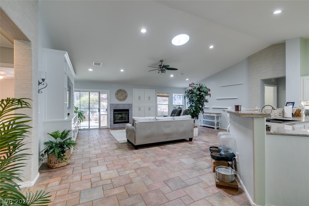 1019 Black Olive Street