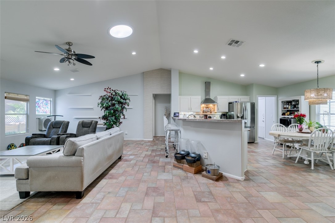 1019 Black Olive Street