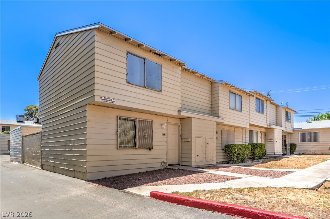5086 Mountain Vista Street