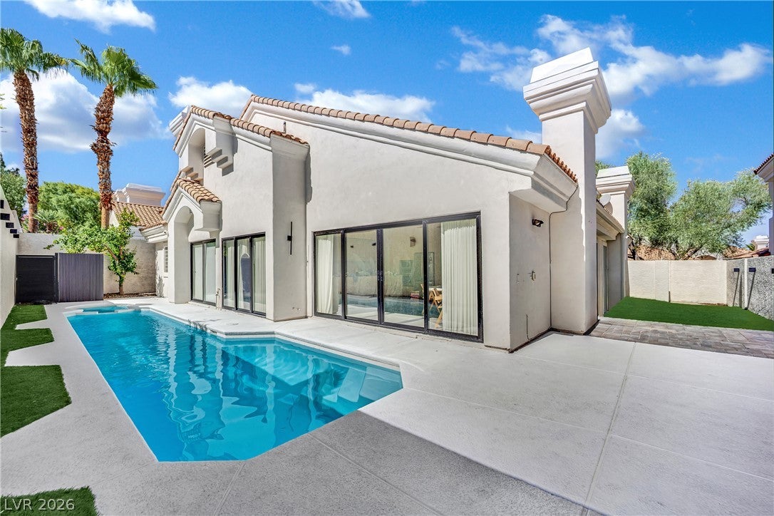 8121 Sunset Cove Drive