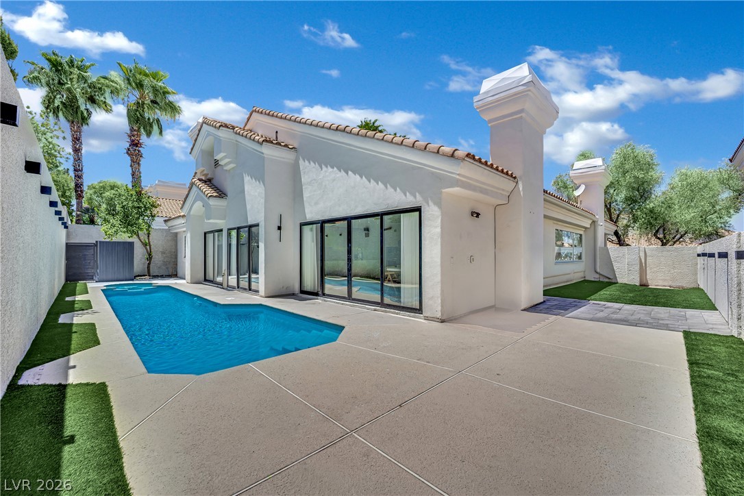 8121 Sunset Cove Drive