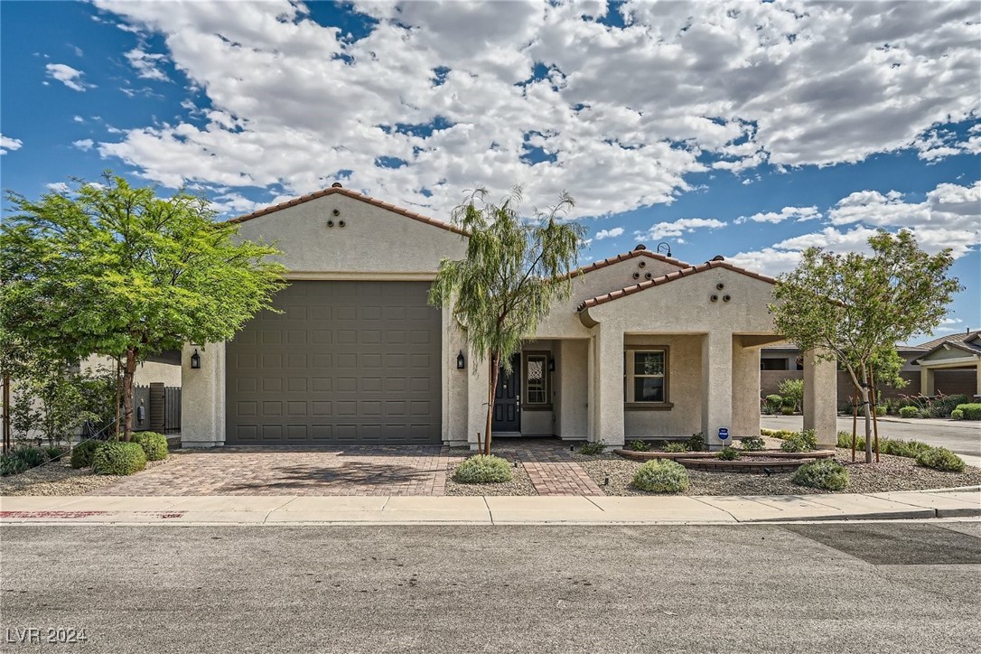 317 Gillespie Glen Avenue, Henderson, Nevada image 2