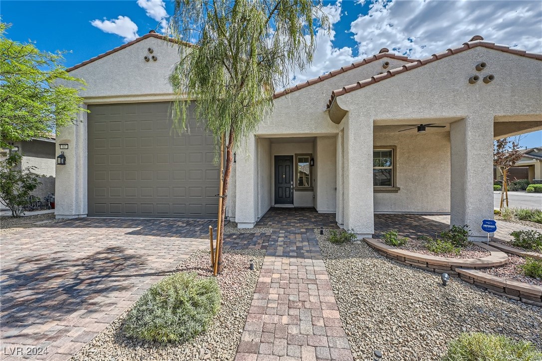 317 Gillespie Glen Avenue, Henderson, Nevada image 3