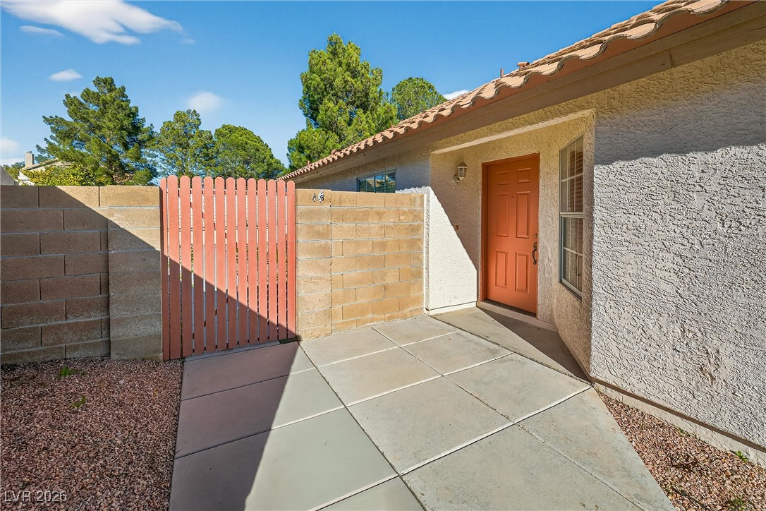 9528 Shallow Brook Circle