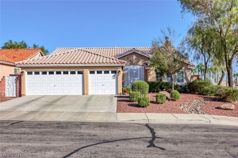 Homes For Sale - 70 Tower Mustard Court<br/> Henderson, NV 89002