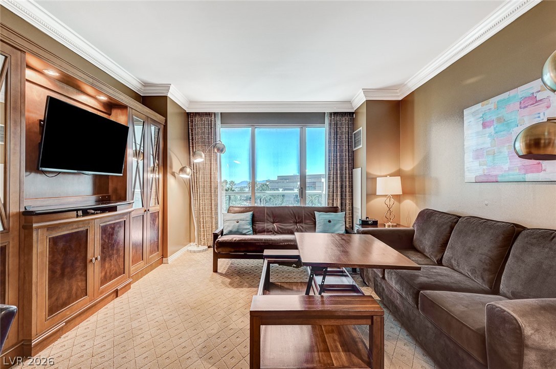 135 E Harmon Avenue 402