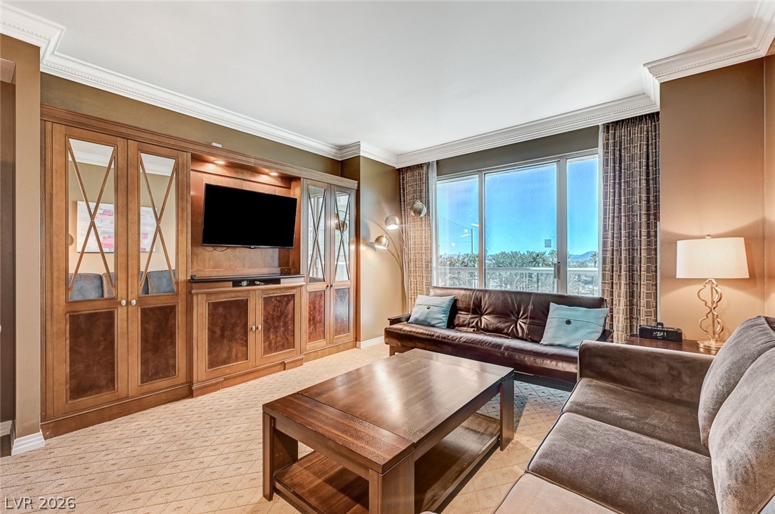 135 E Harmon Avenue 402