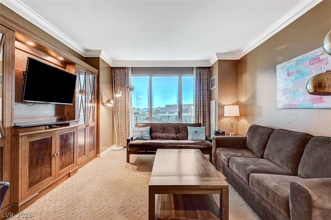 135 E Harmon Avenue 402