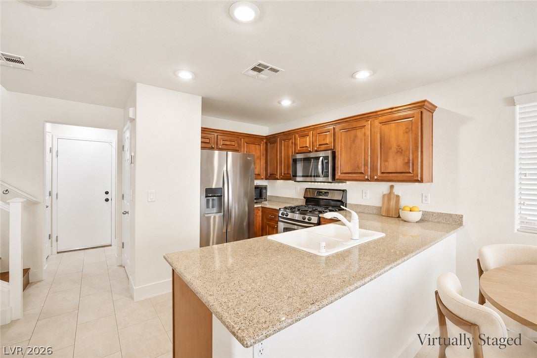 6043 W Dewey Drive