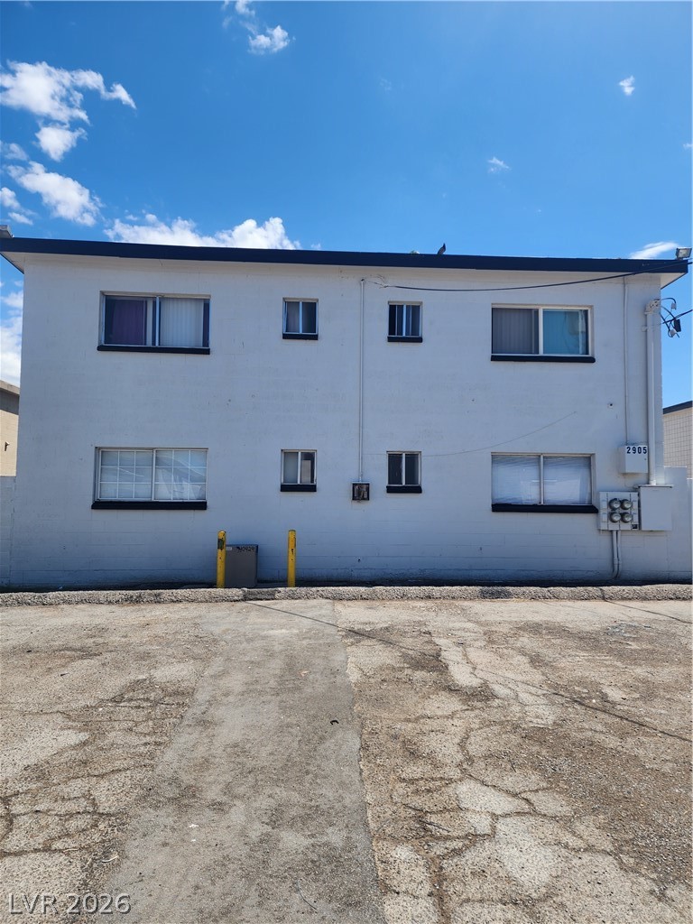 2905 Elm Avenue 1