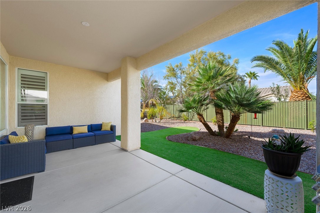 10232 Roma Madre Avenue