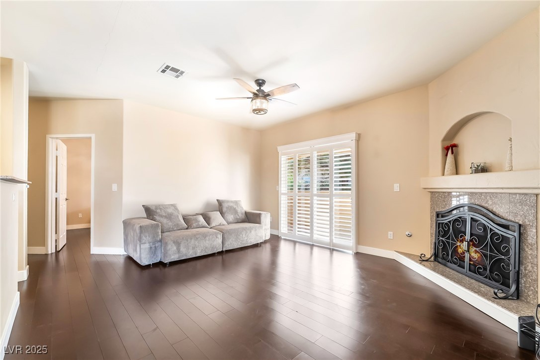 2050 W Warm Springs Road 4323