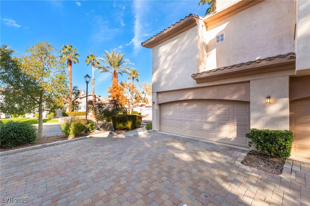 2050 W Warm Springs Road 4323