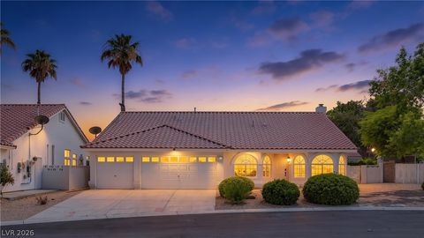 Homes For Sale - 825 Royal Moon Avenue<br/> Clark County, Las Vegas, NV 89123