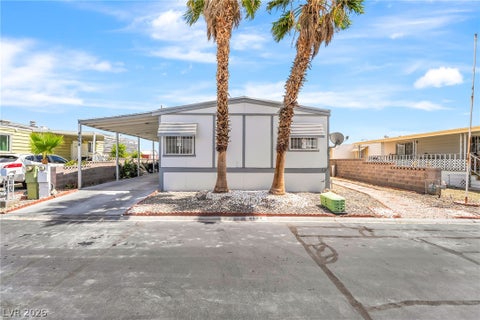 Mobile Home For Sale - 4684 Royal Ridge Way<br/> Clark County, Las Vegas, NV 89103