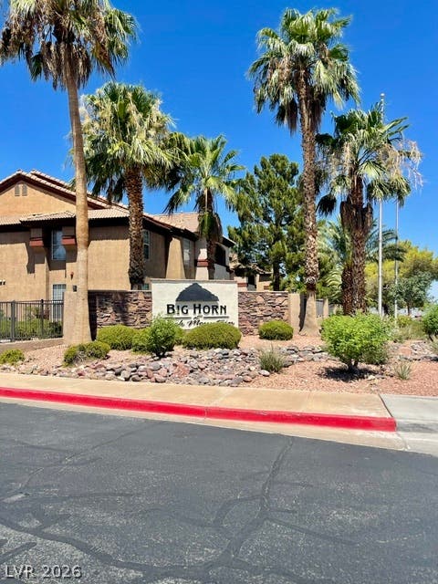 Photo of 231 W Horizon Ridge Parkway #2813, Henderson, NV 89012 (MLS # 2811933)